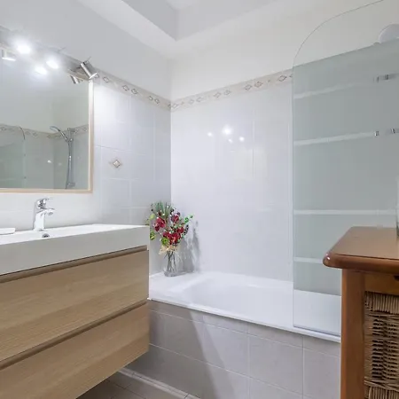 Apartment U Momentu - Appt Climatise Avec Terrasse L'Ile-Rousse (Corsica)